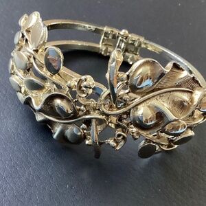 Lovely Vintage Gold tone Clamp Cuff Bracelet Grapes and Vines